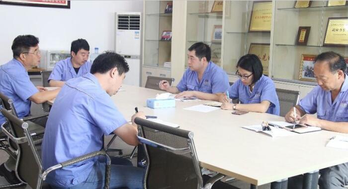 雙重預(yù)防體系周調(diào)度會(huì)在山東華業(yè)總部行政會(huì)議室召開